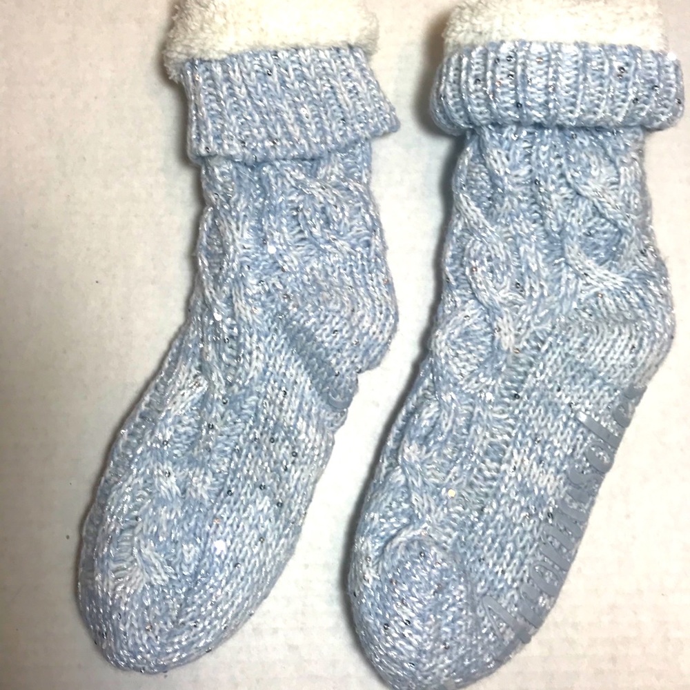NWOT AROMASOLES FLEECE LINED SLIPPER SOCKS TOASTY!PRICE FIRM